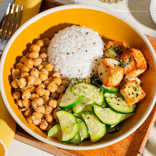 Piccata de feta courgette et pois chiches aux epices grillees copie