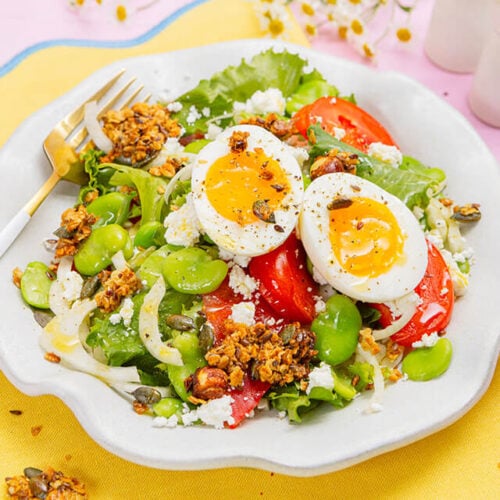 Salade de feves et feta au granola sale