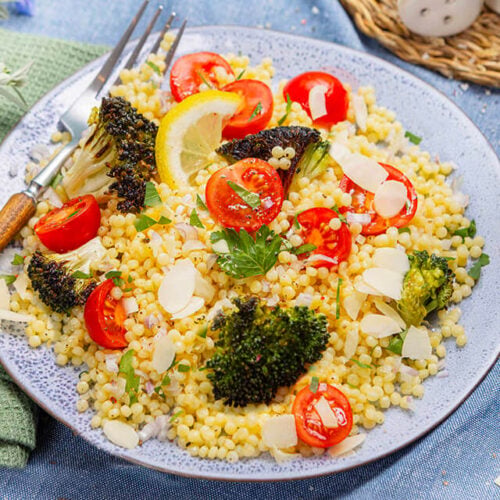 Salade de pates perlees au brocoli roti et vinaigrette tahini 16801