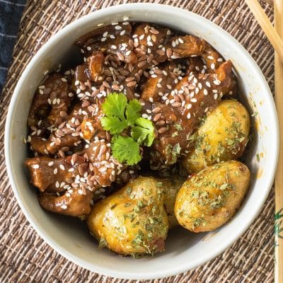 Accueil 40 Porc au caramel et pommes de terre grenaille